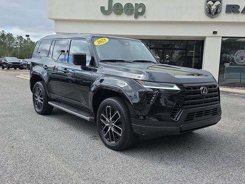 Used 2025 Lexus GX 550 w/ Accessory Package (Z1) image 2