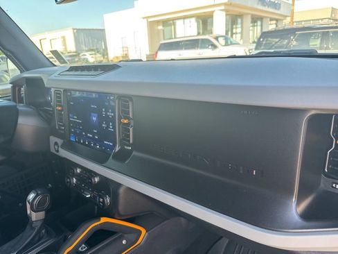 Used 2021 Ford Bronco Badlands image 41