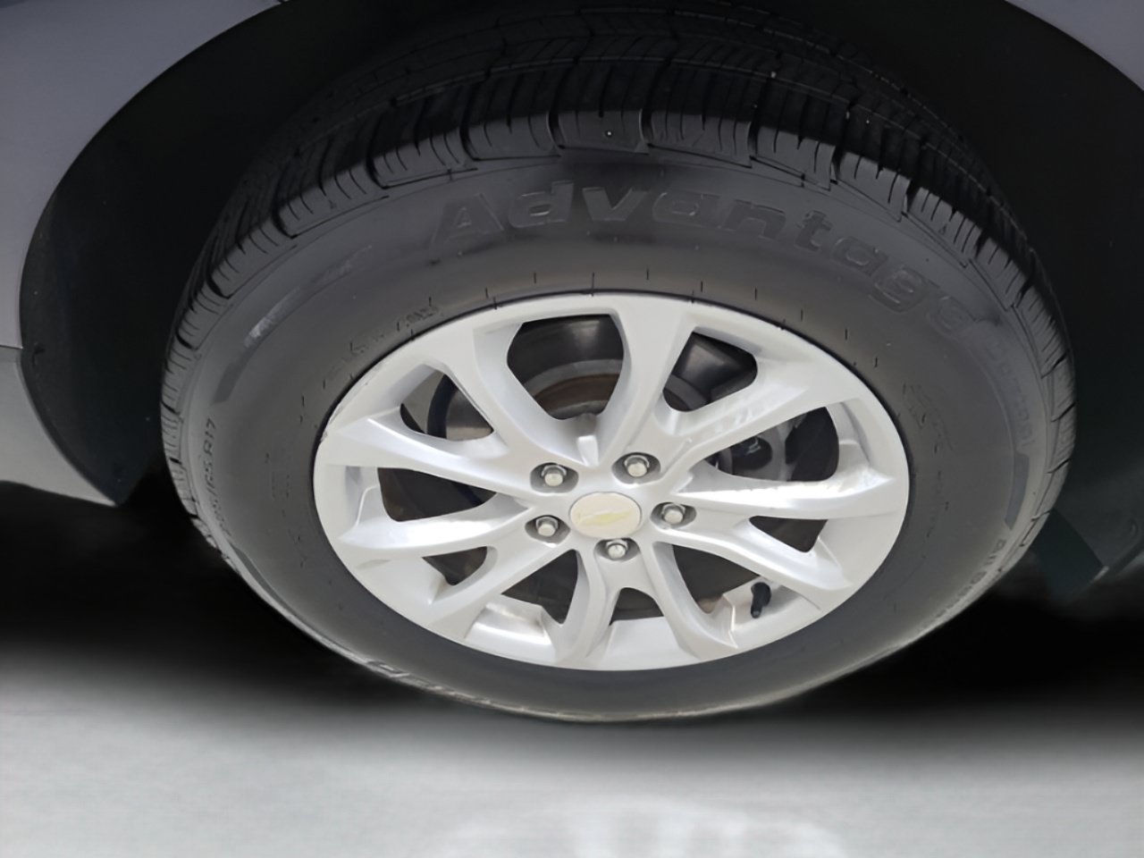 Used 2018 Chevrolet Equinox LT FWD image 9