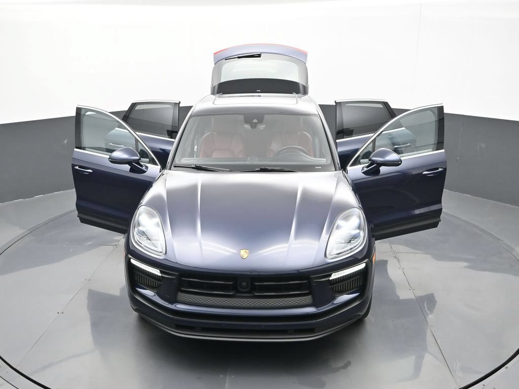 Certified 2023 Porsche Macan S AWD/4WD image 33
