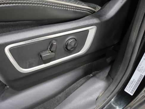 Used 2021 RAM 1500 Laramie w/ Sport Appearance Package AWD/4WD image 12