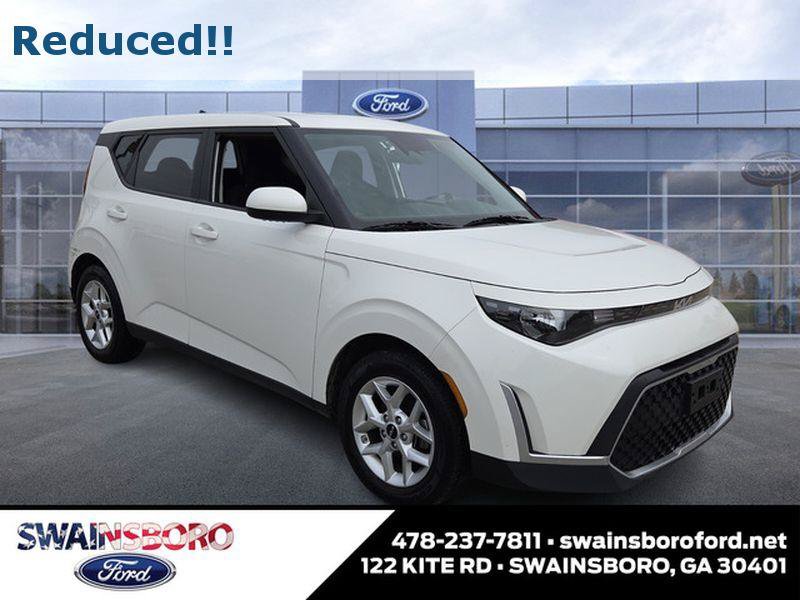 Used 2023 Kia Soul LX w/ Option Group 015 FWD image 1