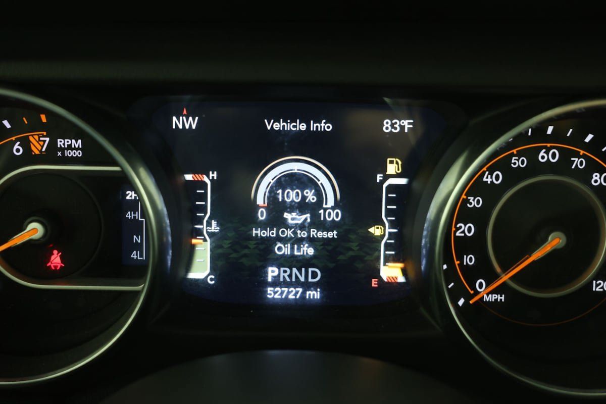 Used 2021 Jeep Gladiator Overland AWD/4WD image 12