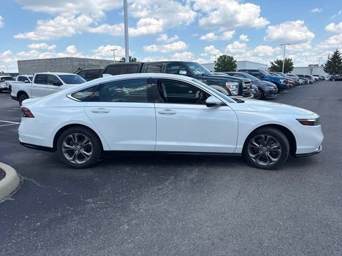 Used 2023 Honda Accord EX-L image 11