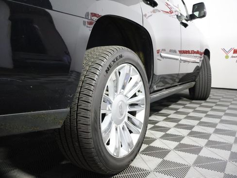 Used 2016 Cadillac Escalade Platinum AWD/4WD image 6