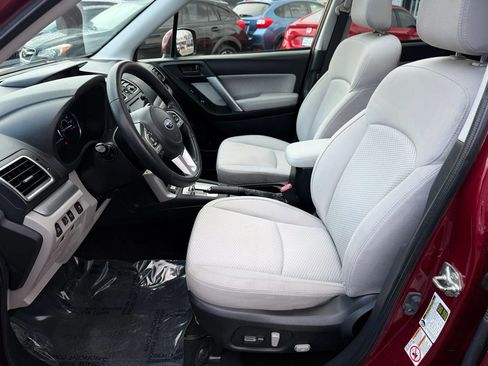 Used 2018 Subaru Forester 2.5i Premium AWD/4WD image 12