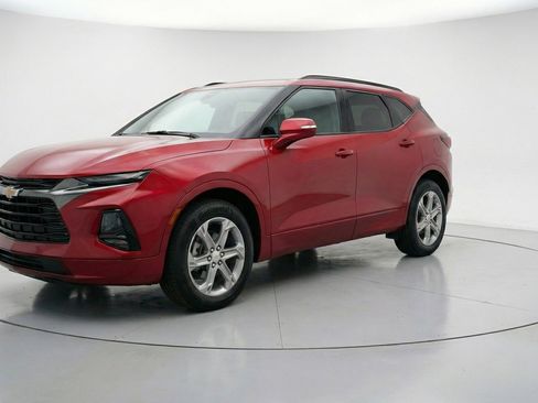 Used 2025 Chevrolet Blazer LT image 3