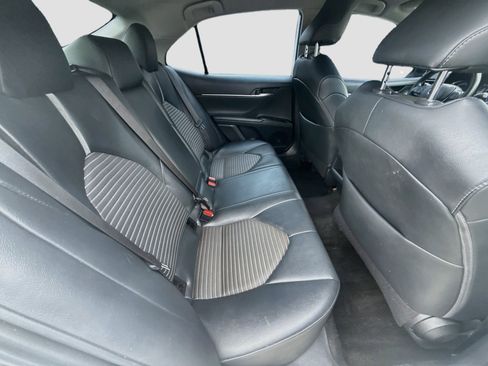 Used 2019 Toyota Camry SE FWD image 25