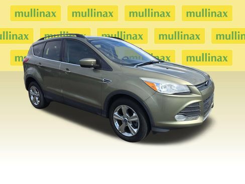 Used 2014 Ford Escape SE w/ Equipment Group 201A AWD/4WD image 1