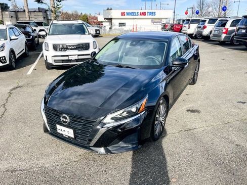 Used 2024 Nissan Altima 2.5 SV w/ SV Premium Package image 4