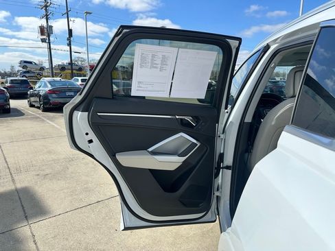 Used 2023 Audi Q3 2.0T Premium Plus w/ Premium Plus Package image 22