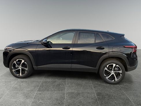 New 2026 Chevrolet Trax RS image 2