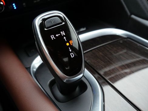 Used 2020 Buick Enclave Avenir w/ Avenir Technology Package FWD image 26