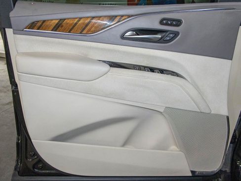 Used 2022 Cadillac Escalade Sport Platinum AWD/4WD image 11