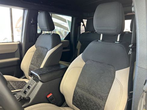 Used 2022 Ford Bronco Wildtrak image 13