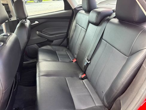 Used 2017 Ford Focus SE FWD image 14