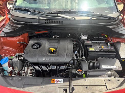 Used 2025 Kia Soul LX w/ LX Technology Package FWD image 30