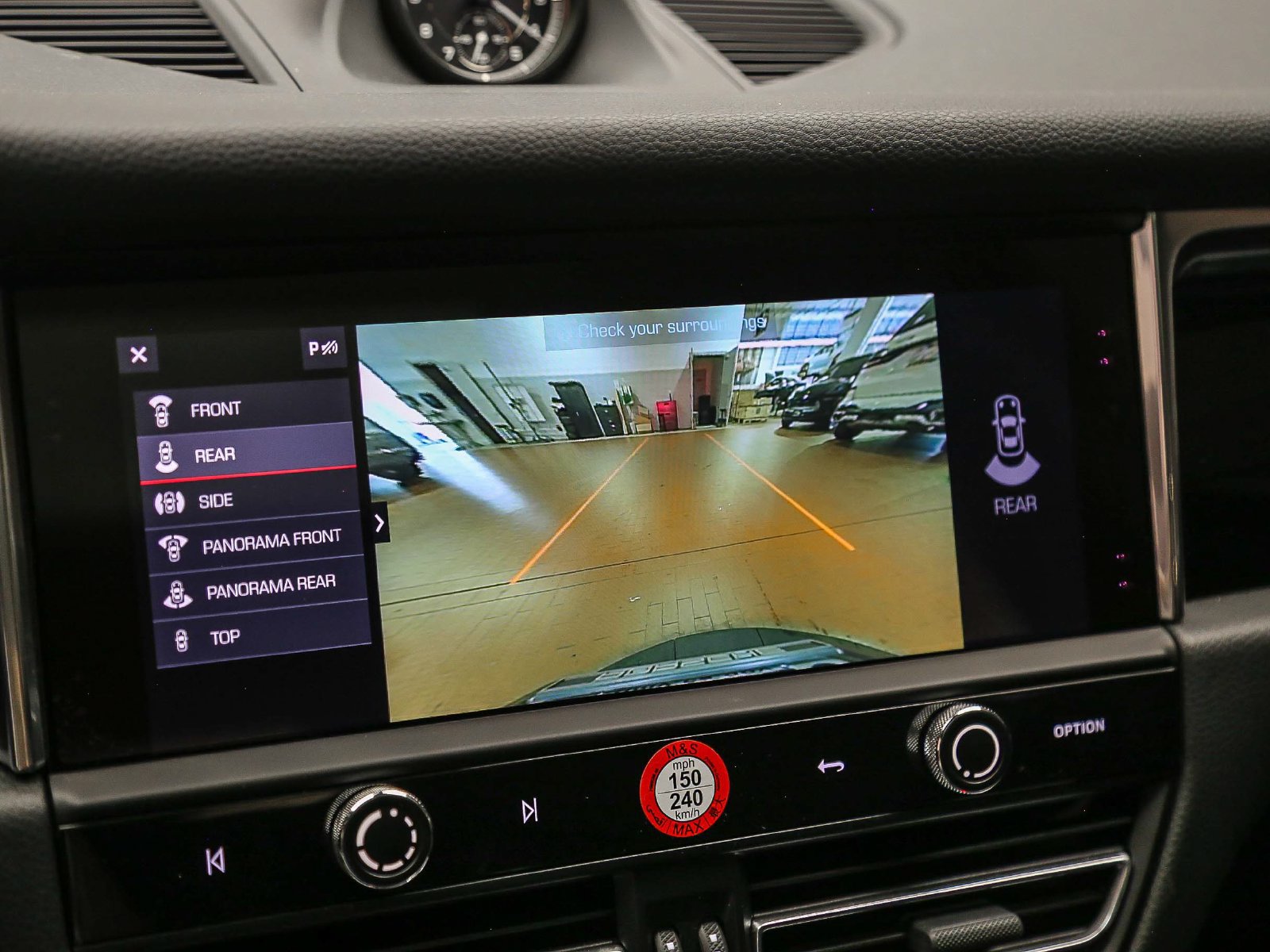 Certified 2025 Porsche Macan S AWD/4WD image 29