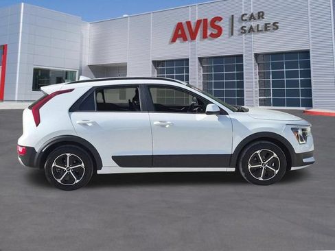 Used 2025 Kia Niro LX FWD image 5