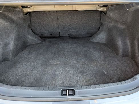 Used 2018 Toyota Corolla SE FWD image 10