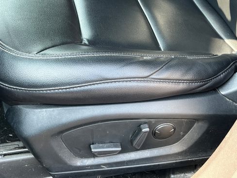 Used 2020 Ford Explorer XLT w/ Equipment Group 202A AWD/4WD image 9