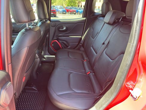 Used 2018 Jeep Renegade Trailhawk AWD/4WD image 15