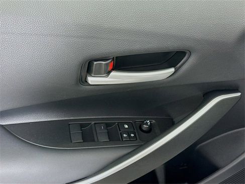 Used 2023 Toyota Corolla SE image 14