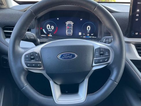 Used 2025 Ford Explorer Active w/ Active Comfort Package RWD image 48