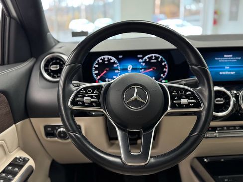 Used 2023 Mercedes-Benz GLA 250 4MATIC image 19