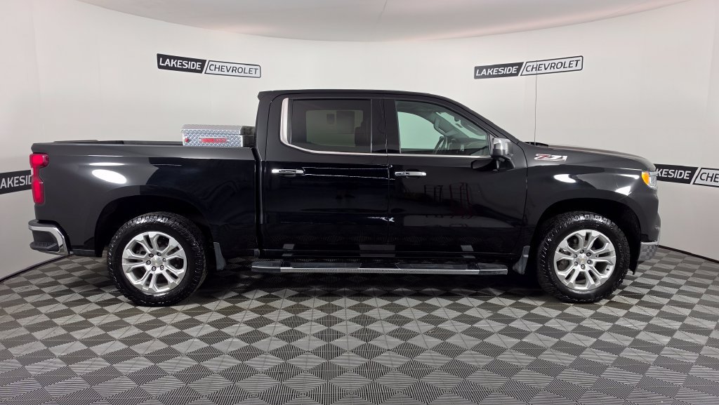 Used 2023 Chevrolet Silverado 1500 LTZ w/ LTZ Convenience Package II AWD/4WD image 5
