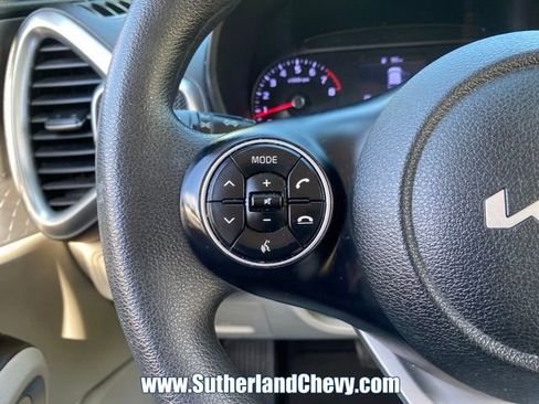 Used 2022 Kia Soul LX FWD image 17