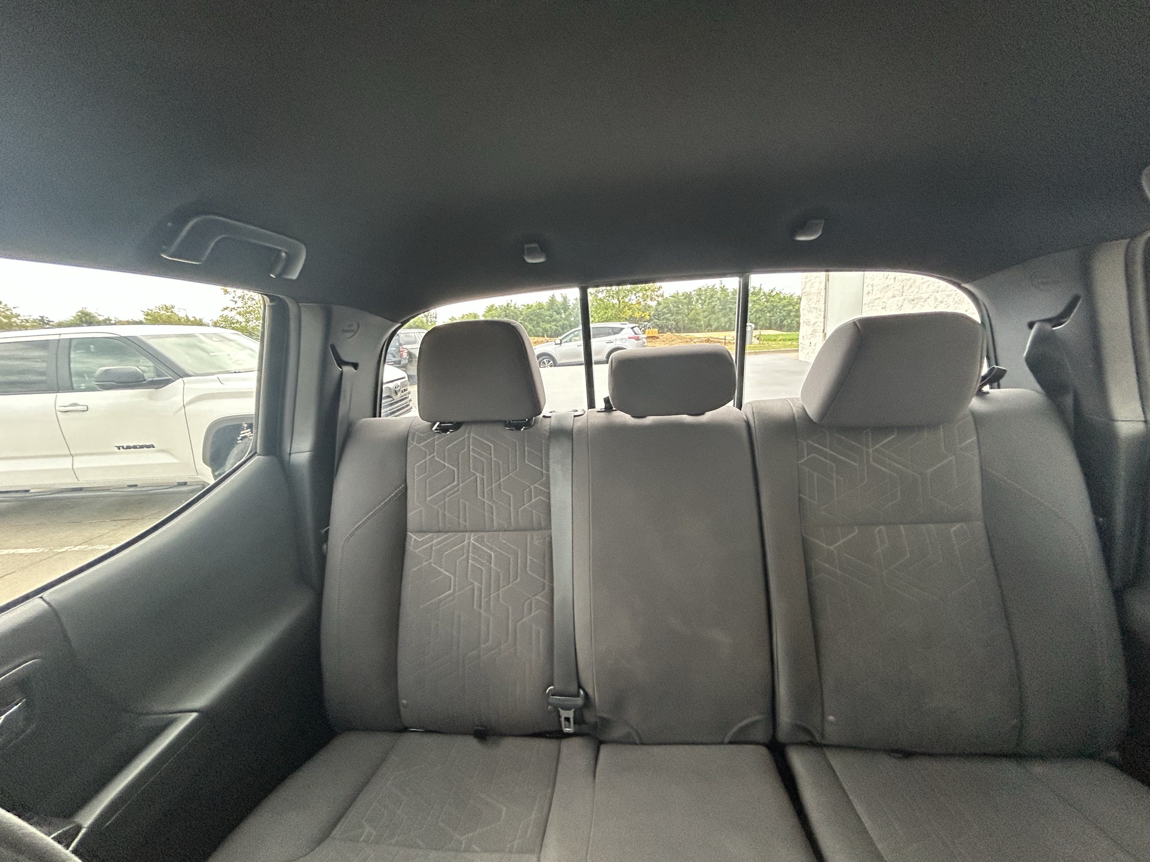 Certified 2018 Toyota Tacoma TRD Off-Road AWD/4WD image 27