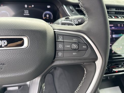 New 2025 Jeep Grand Cherokee L Altitude image 53