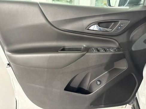 Used 2024 Chevrolet Equinox LT AWD/4WD image 19