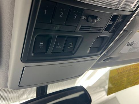 Used 2019 Toyota 4Runner SR5 Premium AWD/4WD image 9