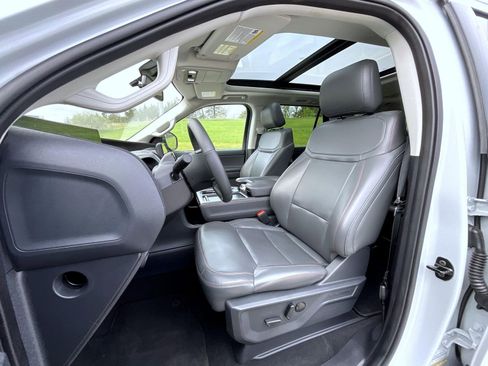 Used 2025 Ford Expedition Max Active AWD/4WD image 10