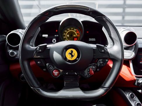 Used 2019 Ferrari GTC4Lusso AWD/4WD image 53