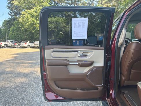 Used 2019 RAM 1500 Laramie image 32