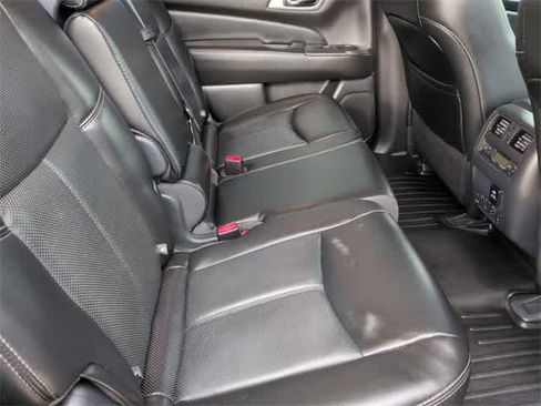Used 2017 Nissan Pathfinder Platinum w/ Family Entertainment Package image 22