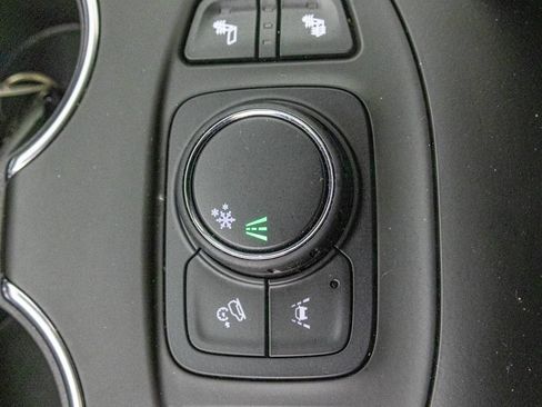 Used 2023 GMC Terrain SLE w/ Driver Convenience Package FWD image 32