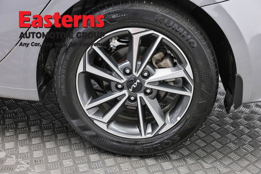 Used 2023 Kia Forte LXS w/ LXS Technology Package FWD image 34
