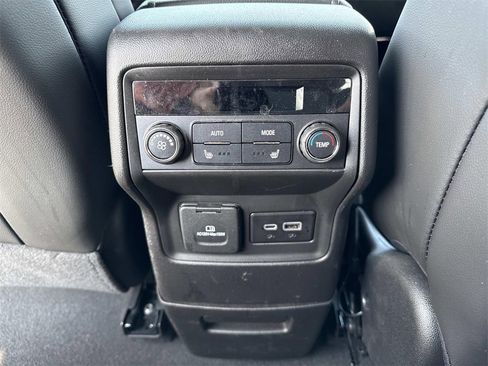 Used 2023 GMC Acadia SLT w/ Preferred Package image 27