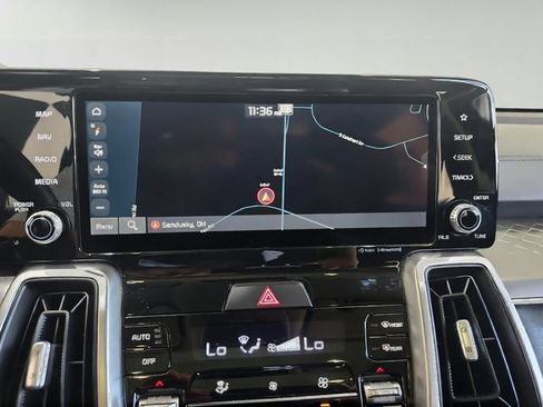 Certified 2022 Kia Sorento S w/ Panoramic Sunroof Package FWD image 16