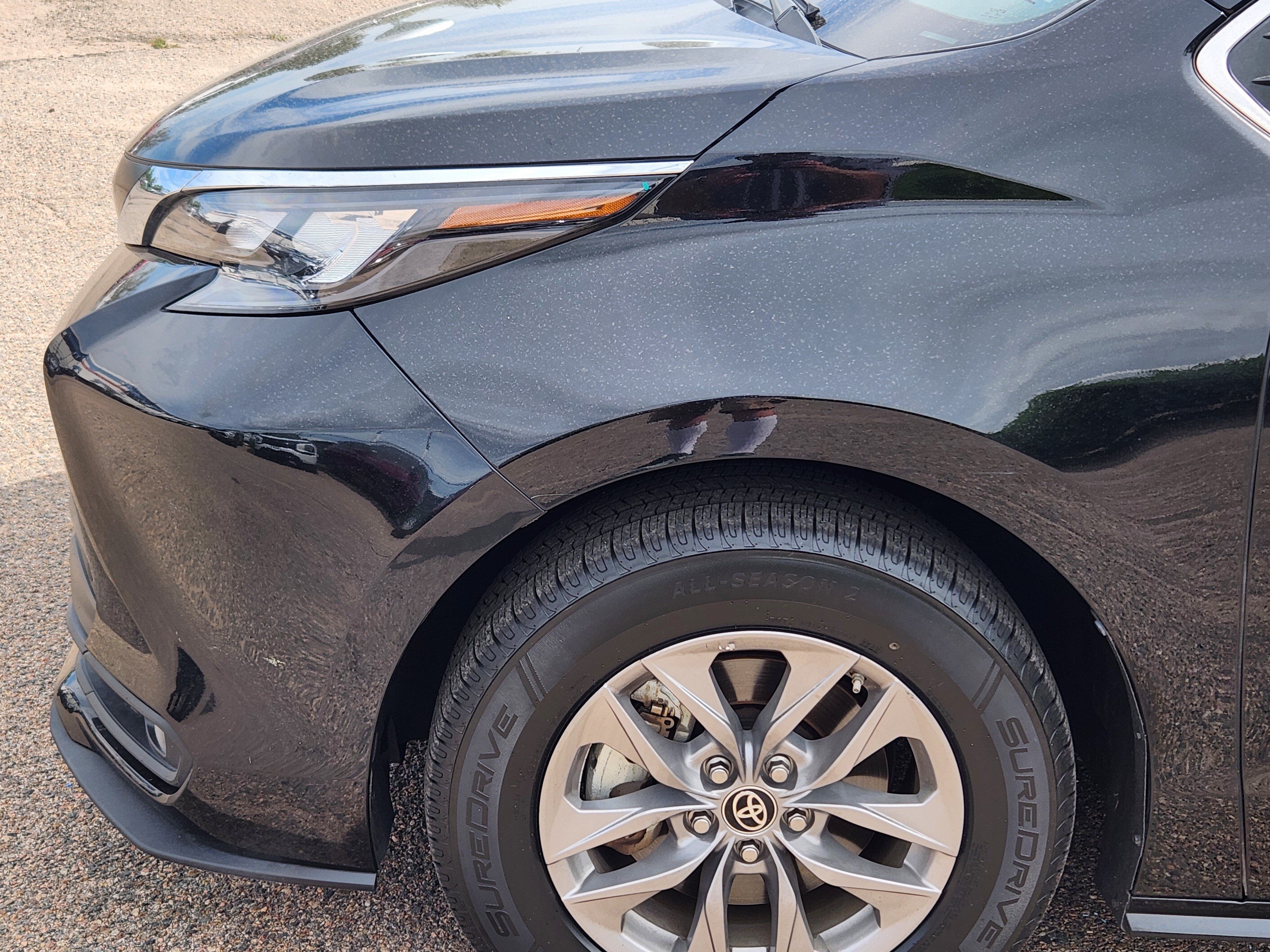 Used 2025 Toyota Sienna XLE FWD image 6