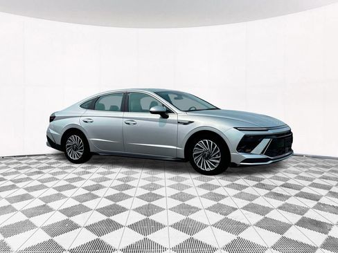 Used 2025 Hyundai Sonata SEL FWD image 16