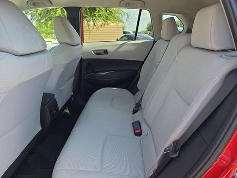 Used 2026 Toyota Corolla Cross LE FWD image 11