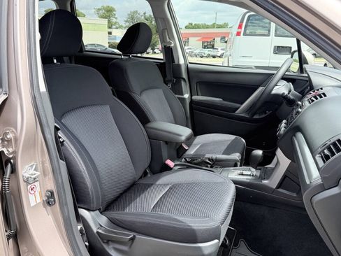 Used 2015 Subaru Forester 2.5i Premium w/ All-Weather Package AWD/4WD image 10