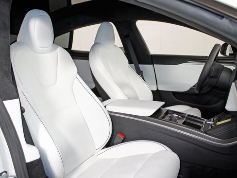 Used 2022 Tesla Model S Plaid image 36