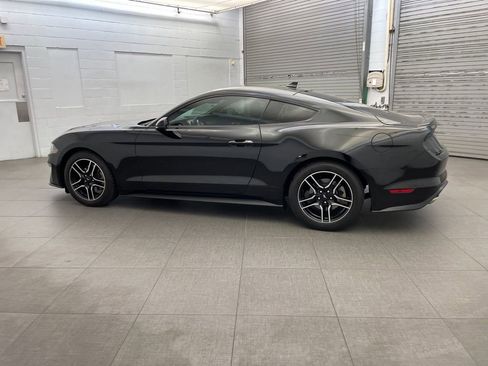 Used 2020 Ford Mustang Premium image 8
