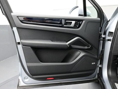 Certified 2020 Porsche Cayenne S AWD/4WD image 7
